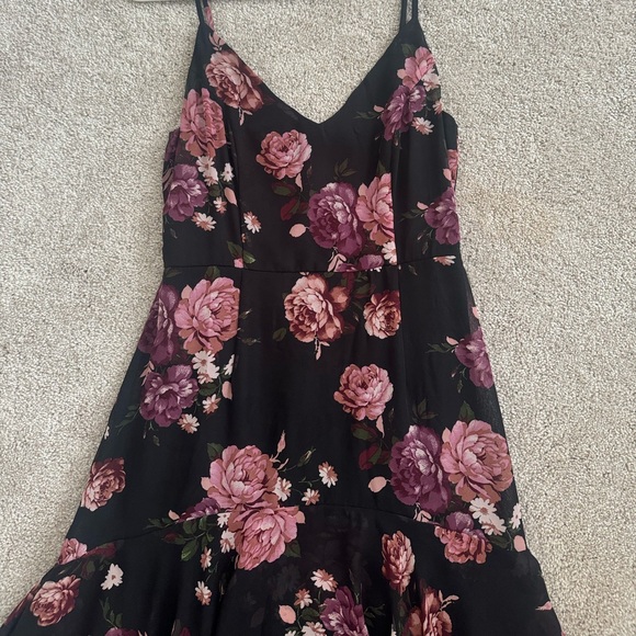 Lulu’s dress - Picture 2 of 4